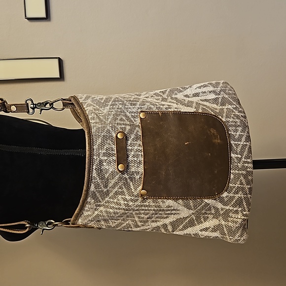 Myra Crossbody Western Bag - Picture 1 of 13